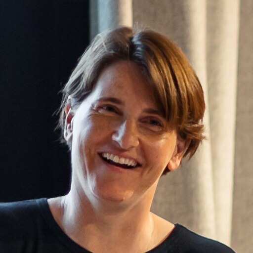 Dr Nicky Dee